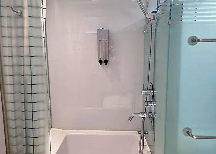 Lookhome Hotel